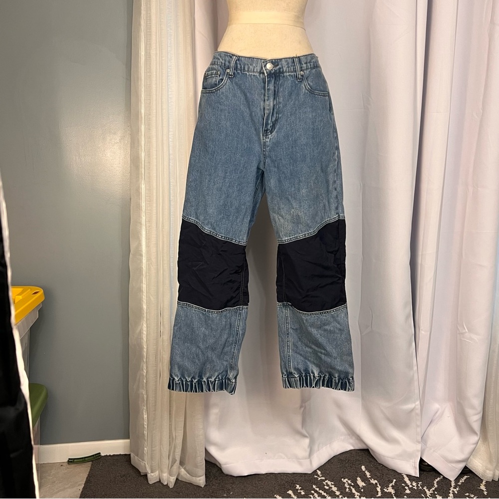 For ever 21 women’s two blue jeans sz L. straight stretch waistband w/ pockets